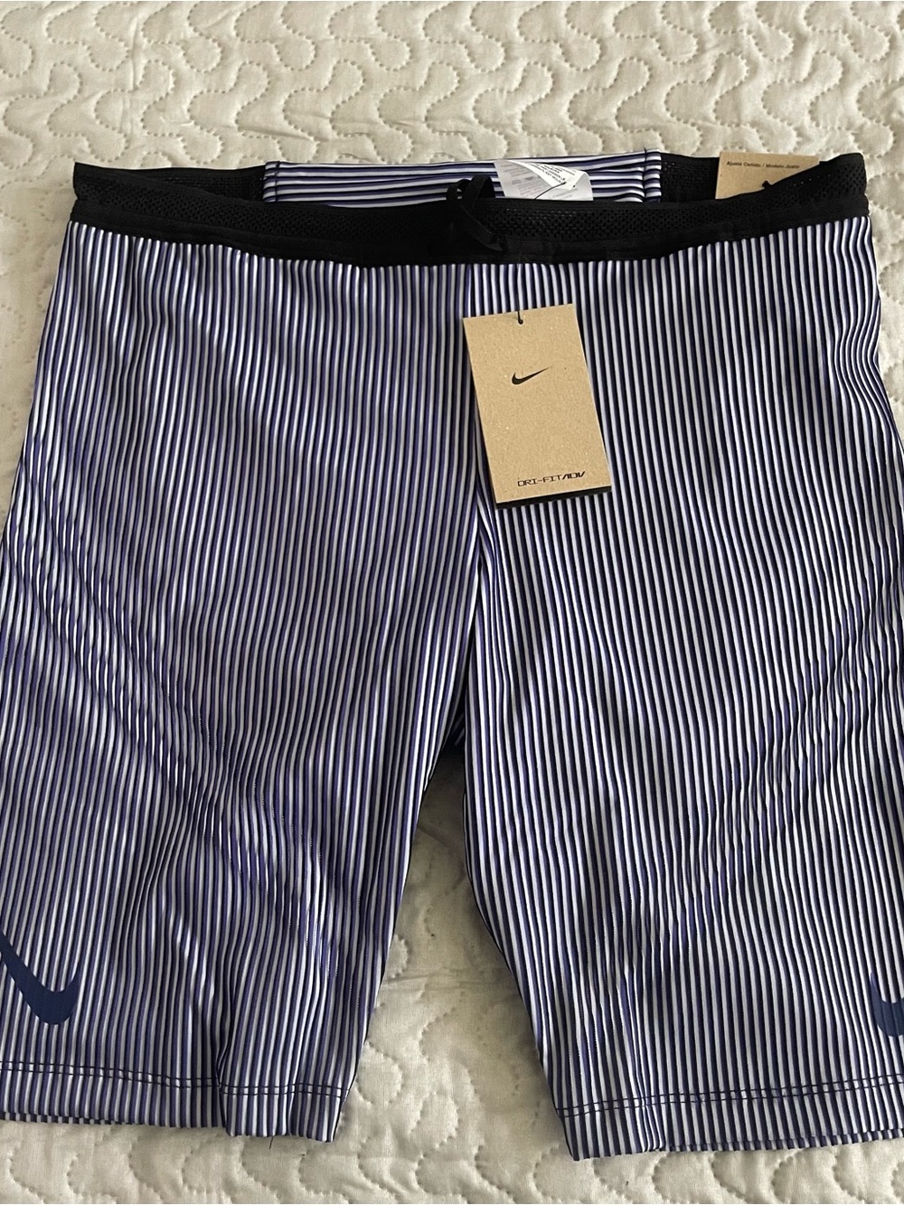 Nike AeroSwift drifit running 1/2 length tights size L